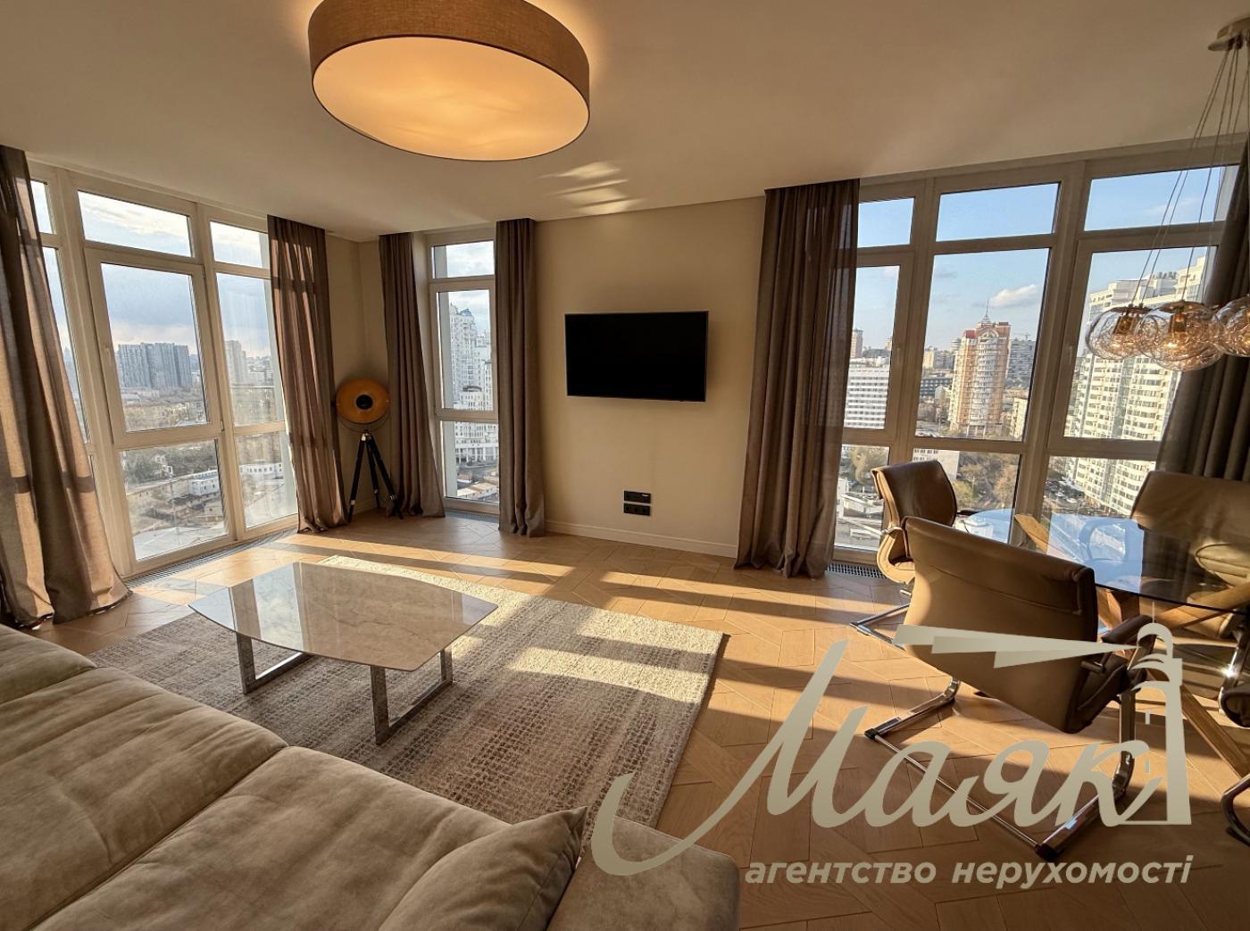 Аренда 1к 80м квартиры в ЖК Подвисоцкий, Печерский район