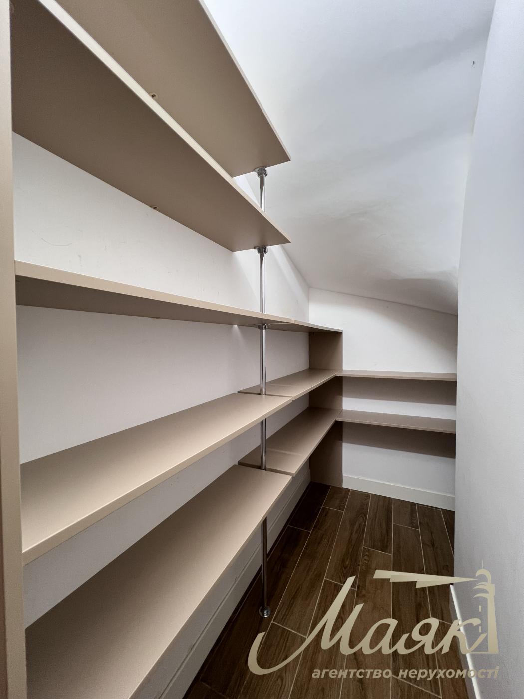 Rent 2-storey house 190m2, Goloseevsky district, Myshelovka