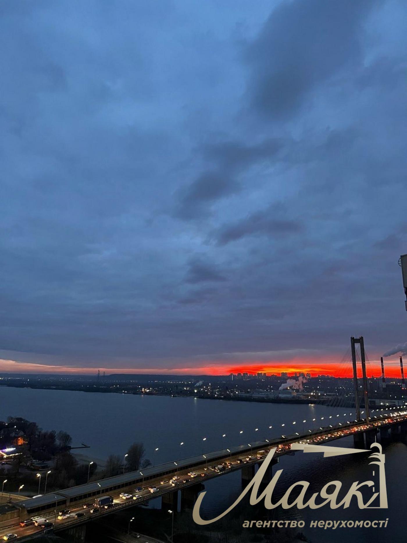 Продаж 3-кімнатної квартири, ЖК Зарічний, 62м², стм. Славутич, Дніпровський район, Київ