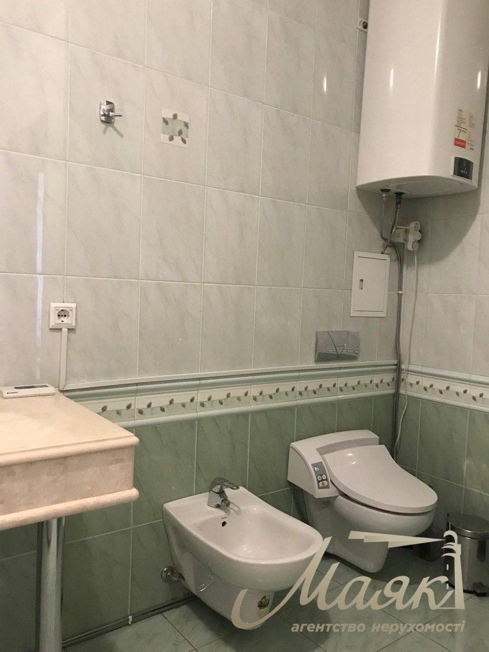 3-room apartment for rent at 12E Ivasyuka Ave., Obolonska Embankment.