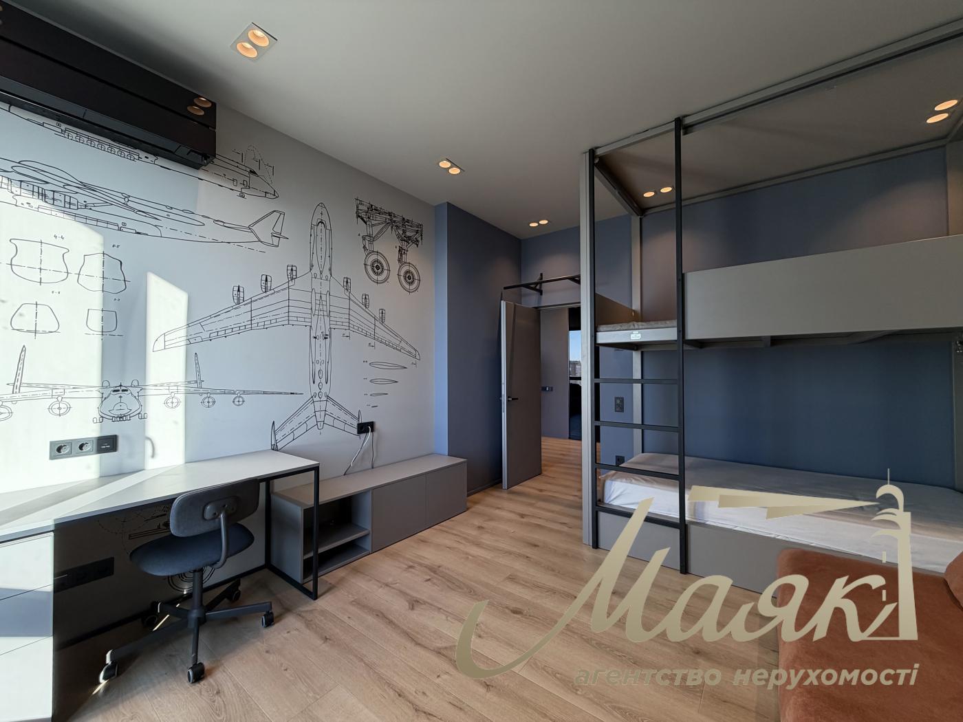 Оренда 3-х кімнатної квартири 130 кв.м. на вул.Преображенська 8Б