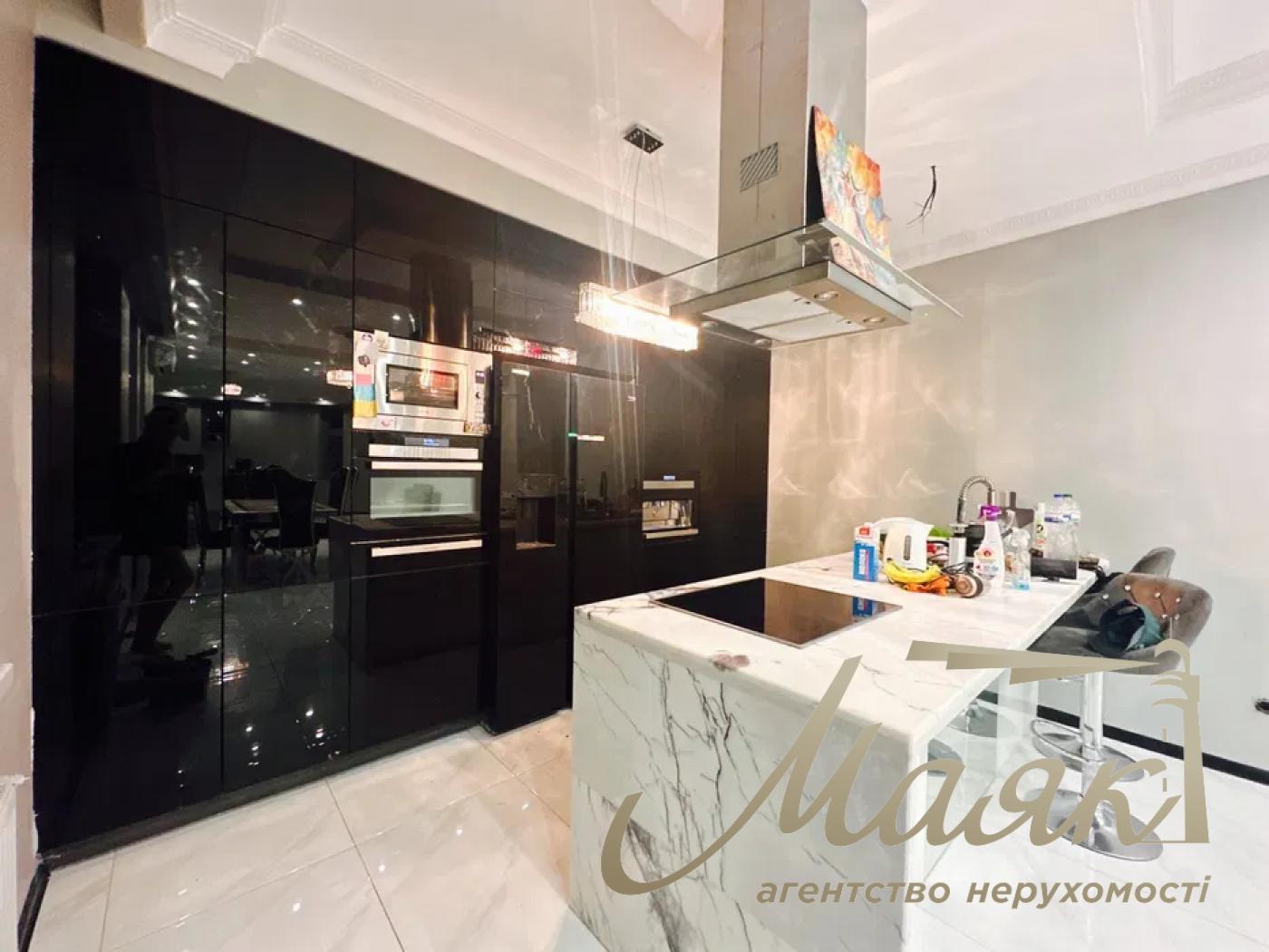 Продаж 2-кімнатної квартири вул. Павлівська, Солдатська Слобідка