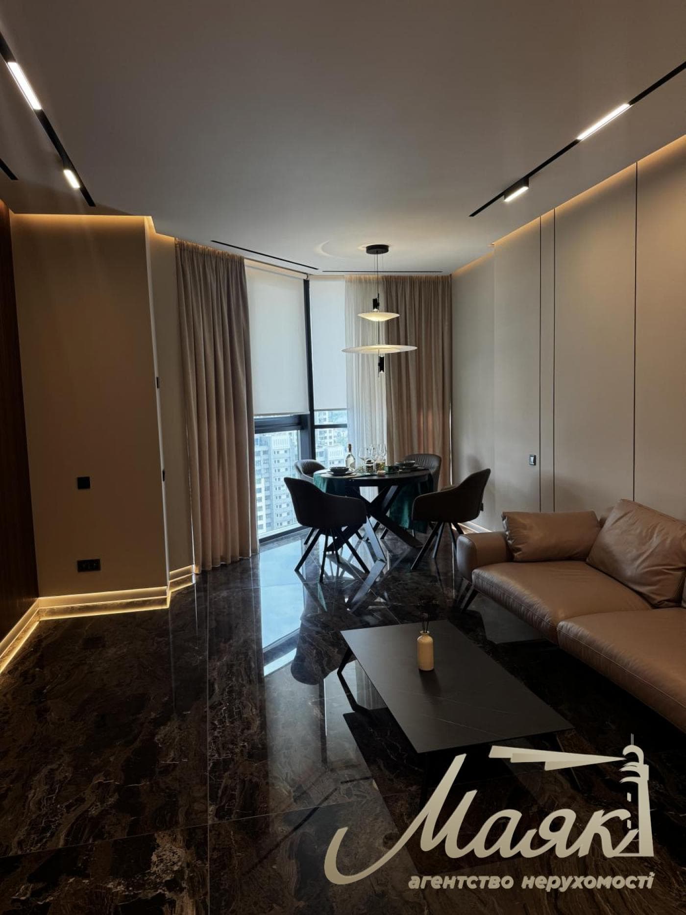 Rent 3 bedroom apartment in LCDDelmar, 90m, Pechersk