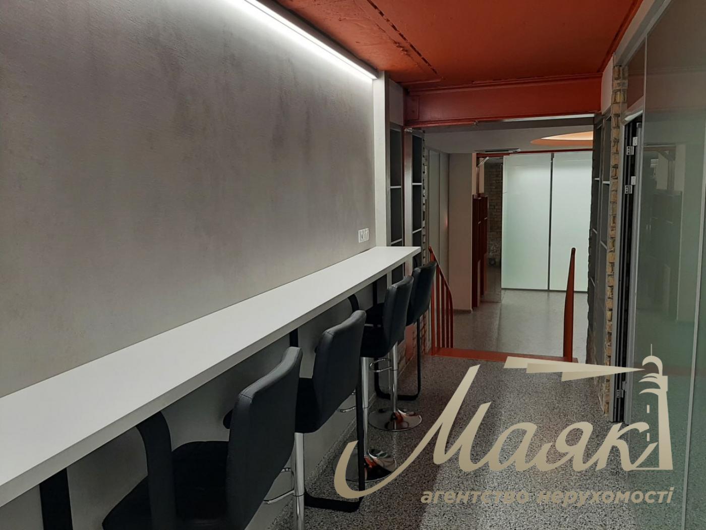 Оренда офісу 270м2 на Воздвиженка, Поділ