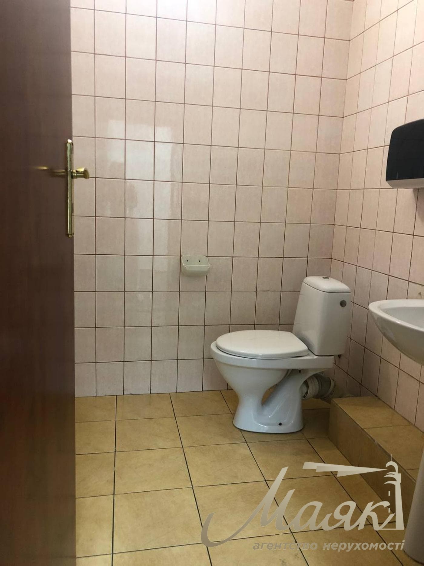 Оренда офісу площею 220 м² у бізнес-центрі «Бастіон», вул. Болсуновська, Печерськ, Центр