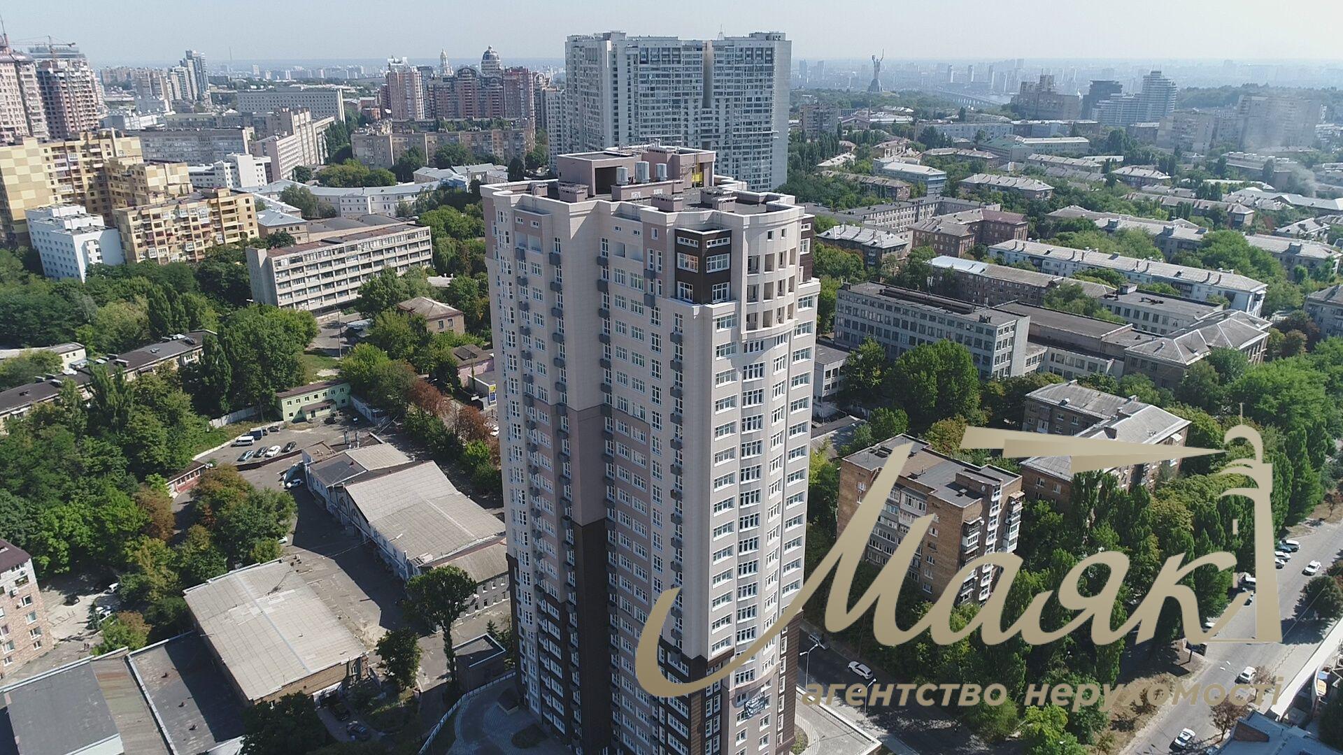 Продаж видового пентхауса ЖК ул. Патріса Лумумби 11, Печерськ