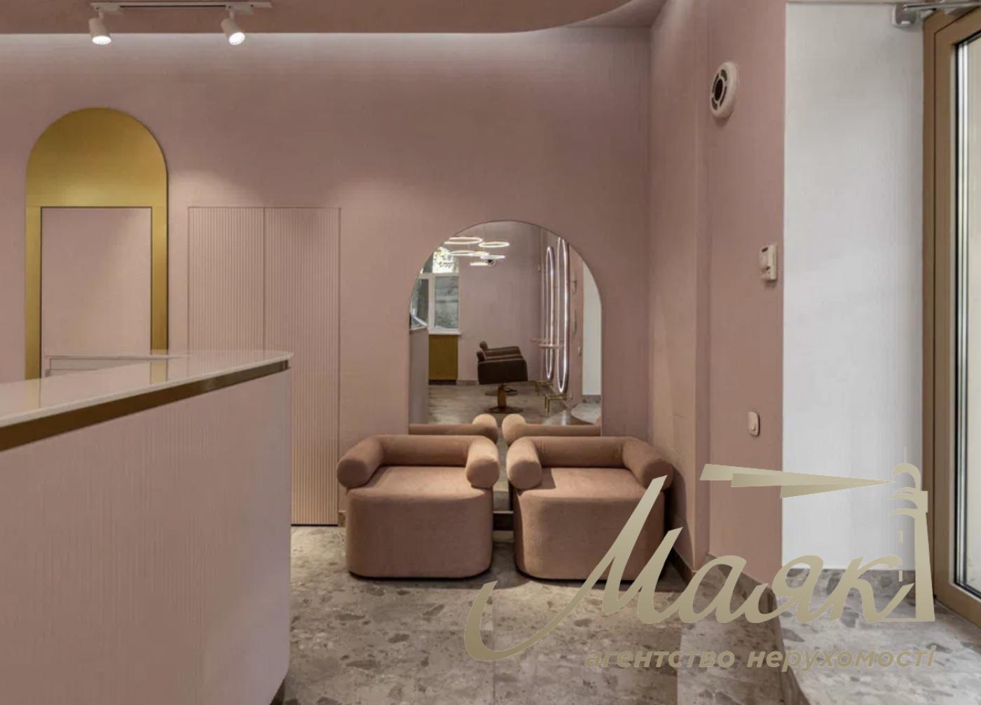 Beauty salon for sale Pecherskiy district/Designer's renovation/Facade