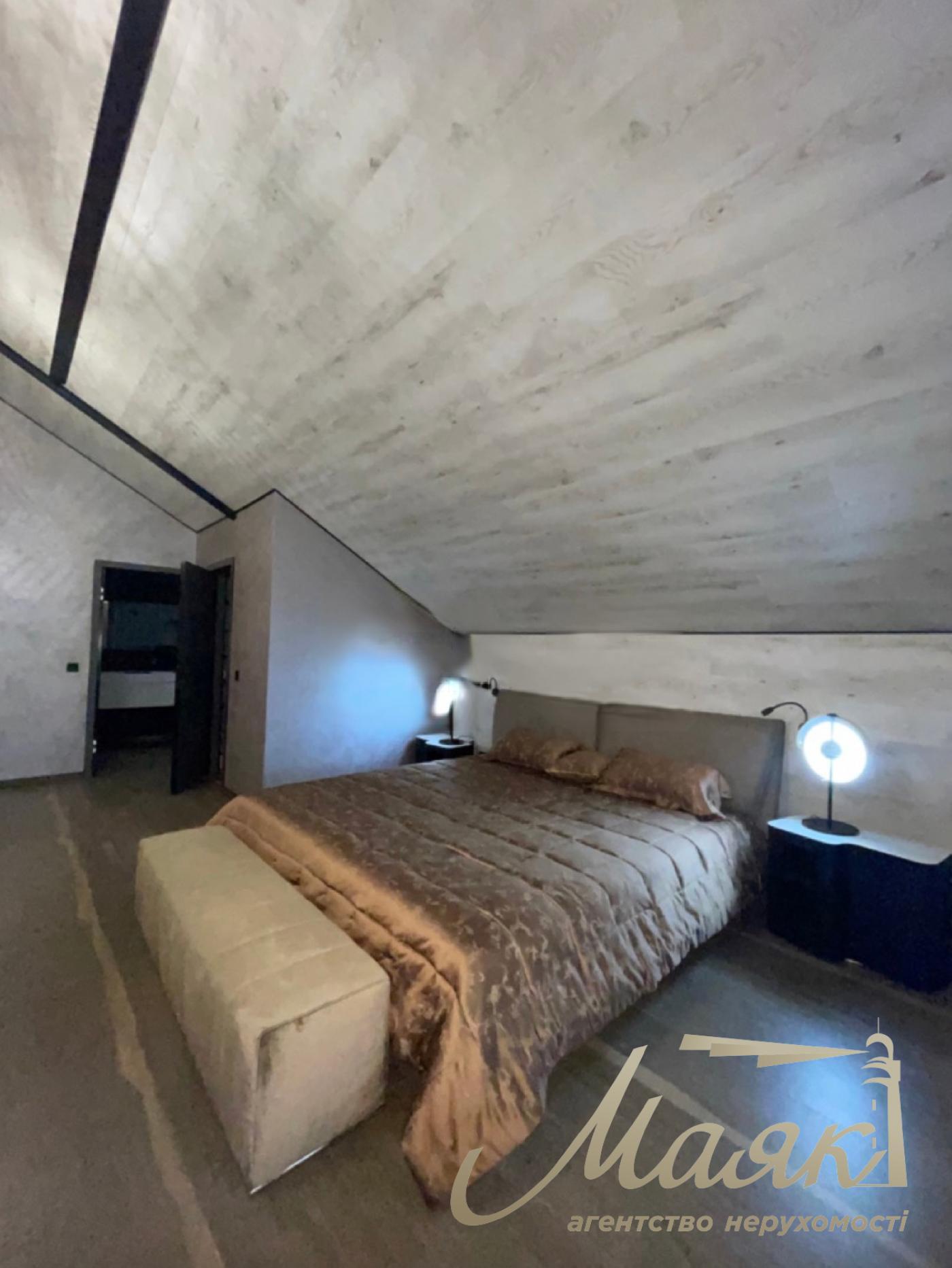 Продажа дома 400м2 в с.Плюты