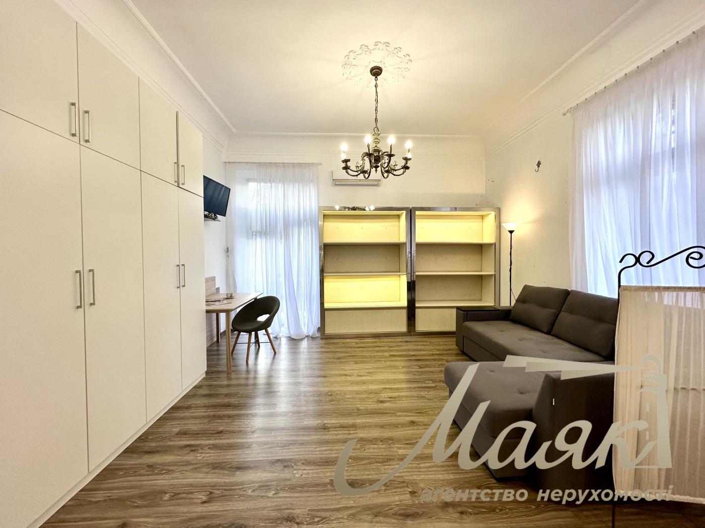 Продаж квартира-студія 40м2 в центрі вул. Заньковецької 6, Липки, Київ