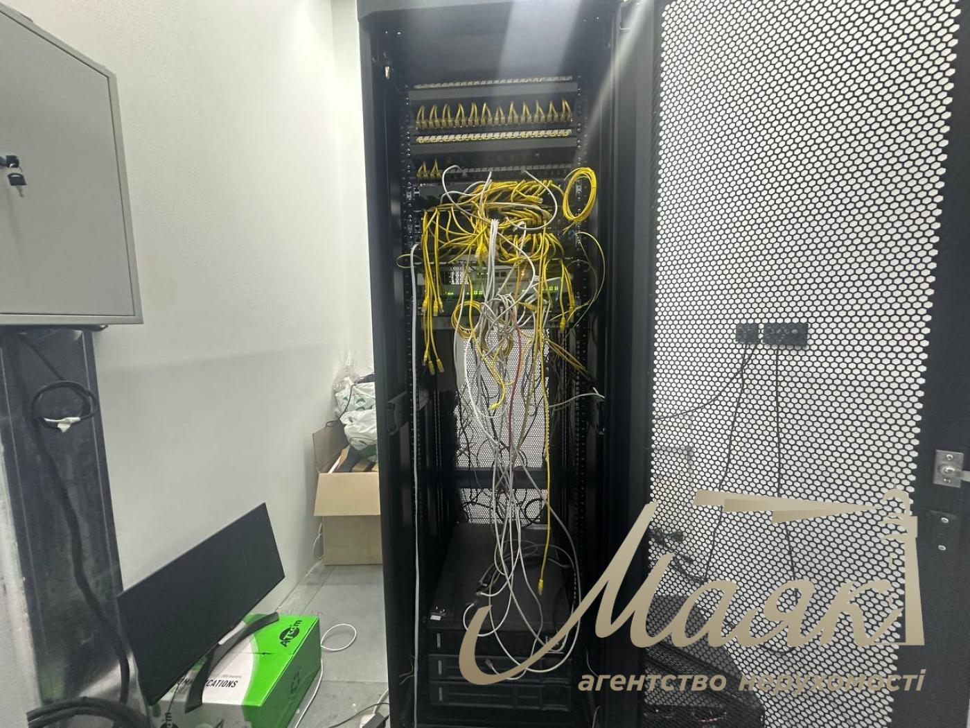 Оренда офісу 680м2 в ЖК Нью Йорк по вул.Антоновича 74, Олімпійська