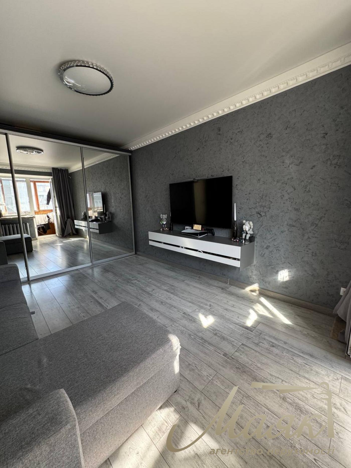 Продаж 1 кімнатної квартири по вул. Набережно-Корчуватська, Голосіївський район.