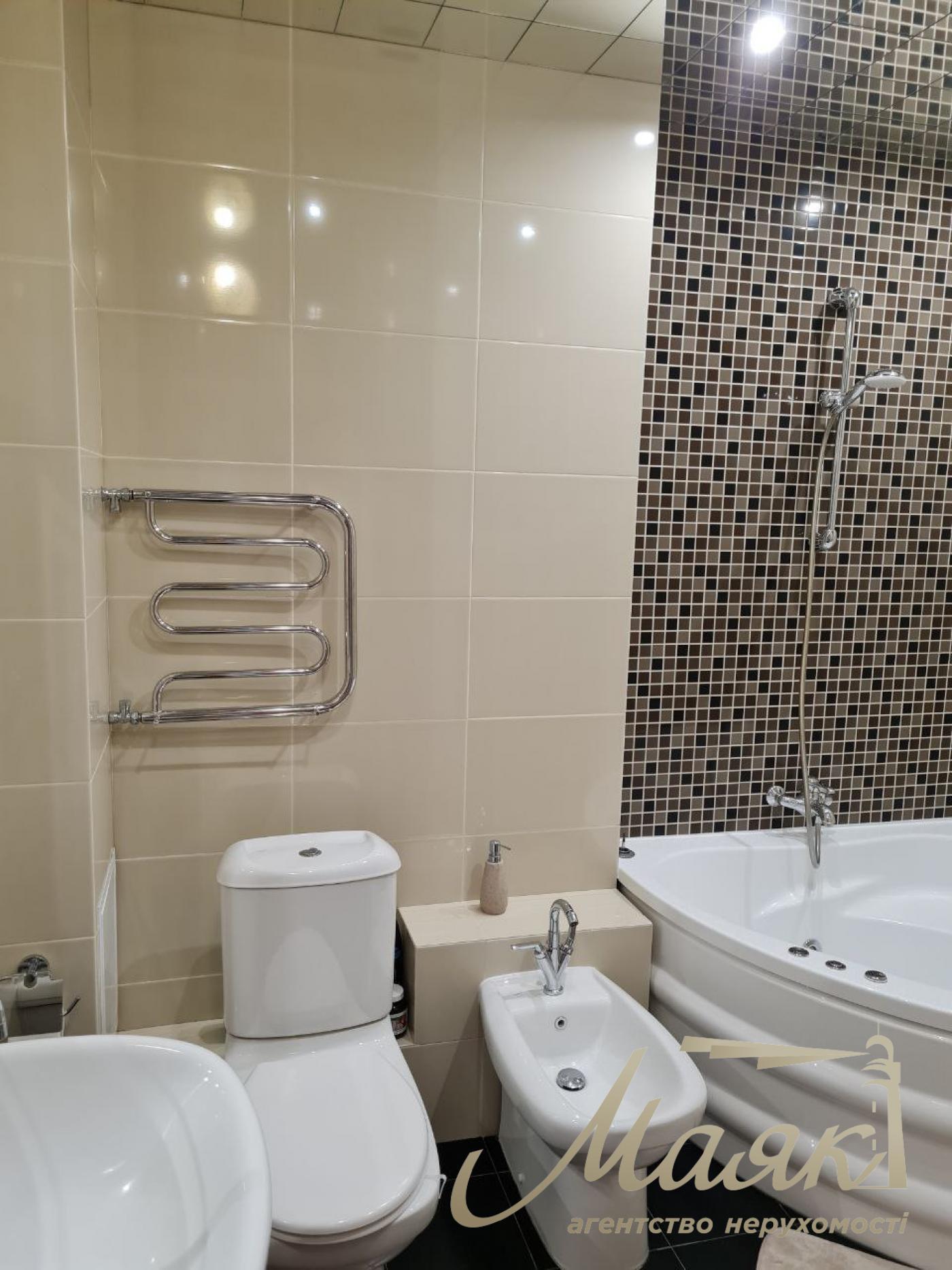 Rent 3-room apartment (140 sq. m.) Demievka, Saperno-Slobodskaya st. 22