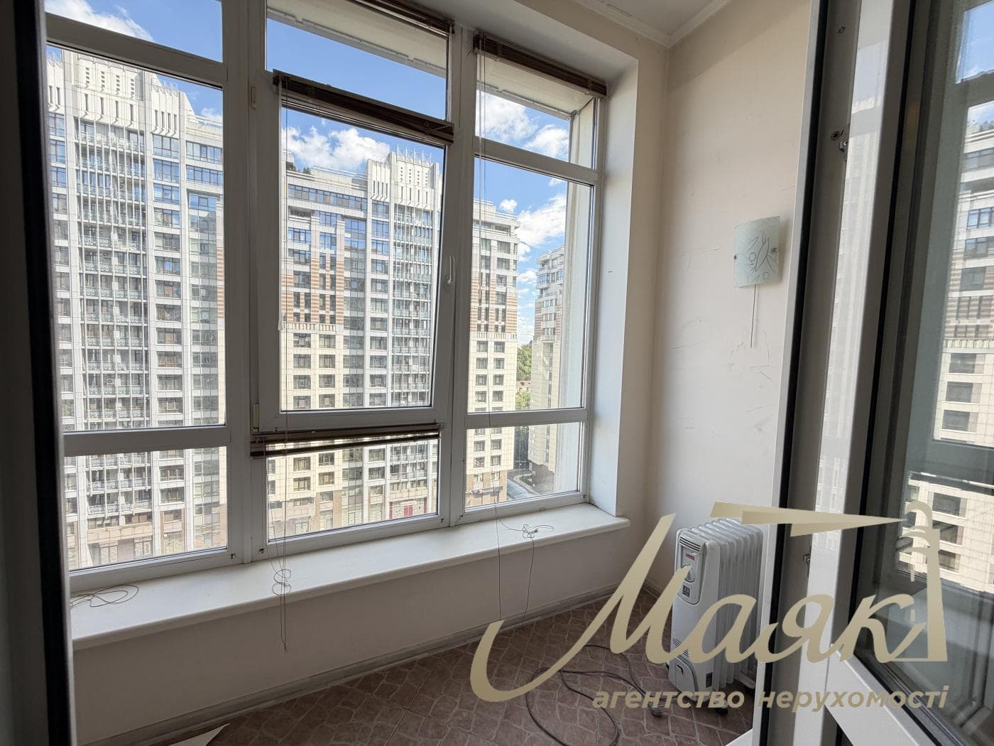 3-Bedroom Apartment for Rent in the Novopecherskie Lipki Residential Complex, Verkholyad Street (Dragomirova)