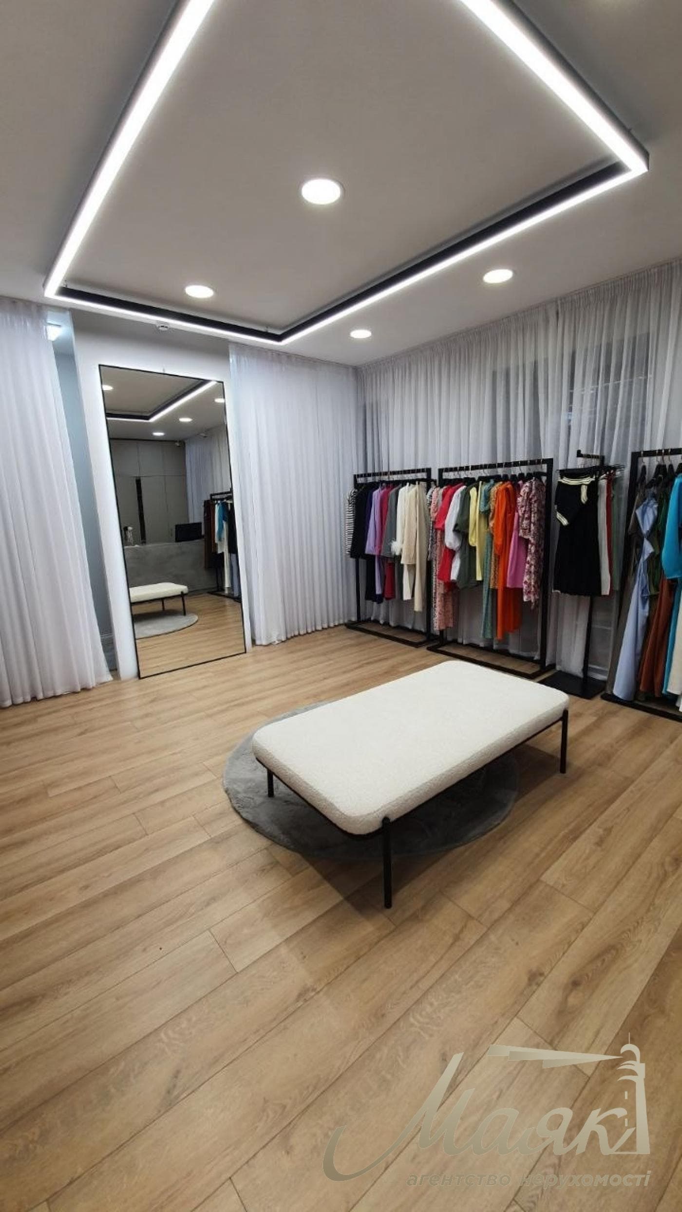 63 square meters of street-front space for rent on Pavlo Skoropadskyi Street (Lva Tolstogo Street), Downtown,
