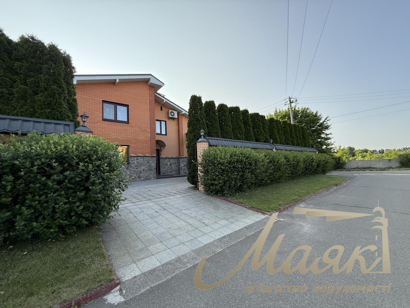 Оренда будинку 400 кв.м з тенісним кортом, великою зеленою територією | Бориспільський район| с.Гора