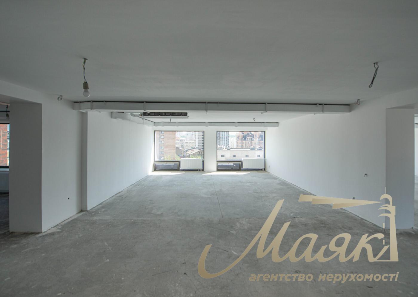 Office for rent 374m2 on Saksaganskogo street 53/80, Center