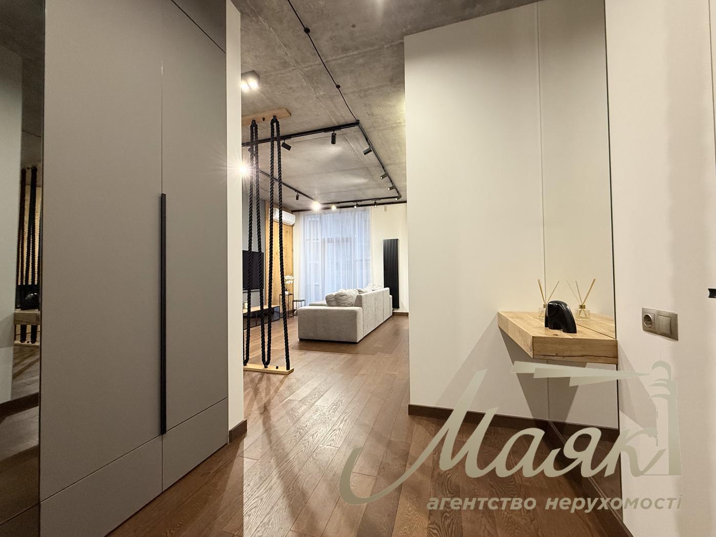 Rent 3-room apartment in LCD Novopecherskie Lipki str. Andriy Verkhoglyada (Mykhaila Dragomirov), 11-V