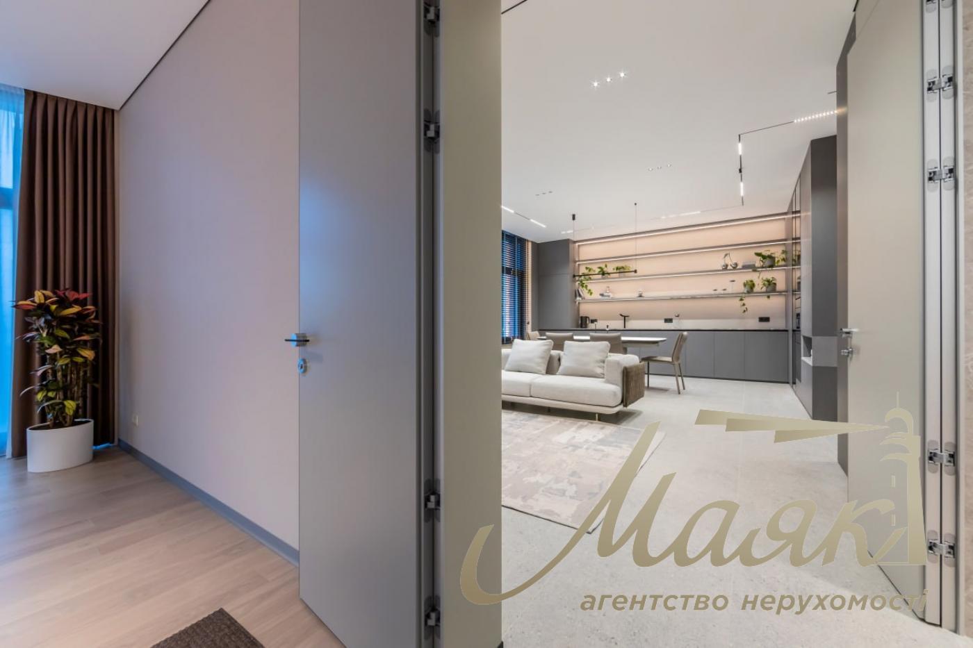 Продаж 3-кімнатної квартири 103м2 у ЖК "Новопечерські Липки", Драгомирова/Верхогляда 17Б, Печерськ, дизайнерський ремонт