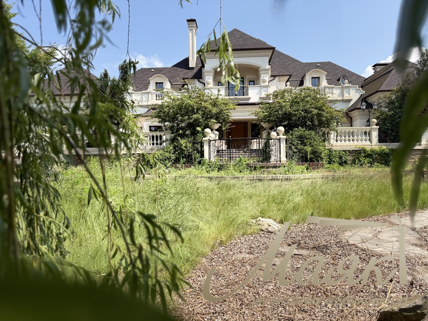 Продаж будинку біля води 1200 кв.м у Кончі-Заспі | Свій пляж і вихід до води