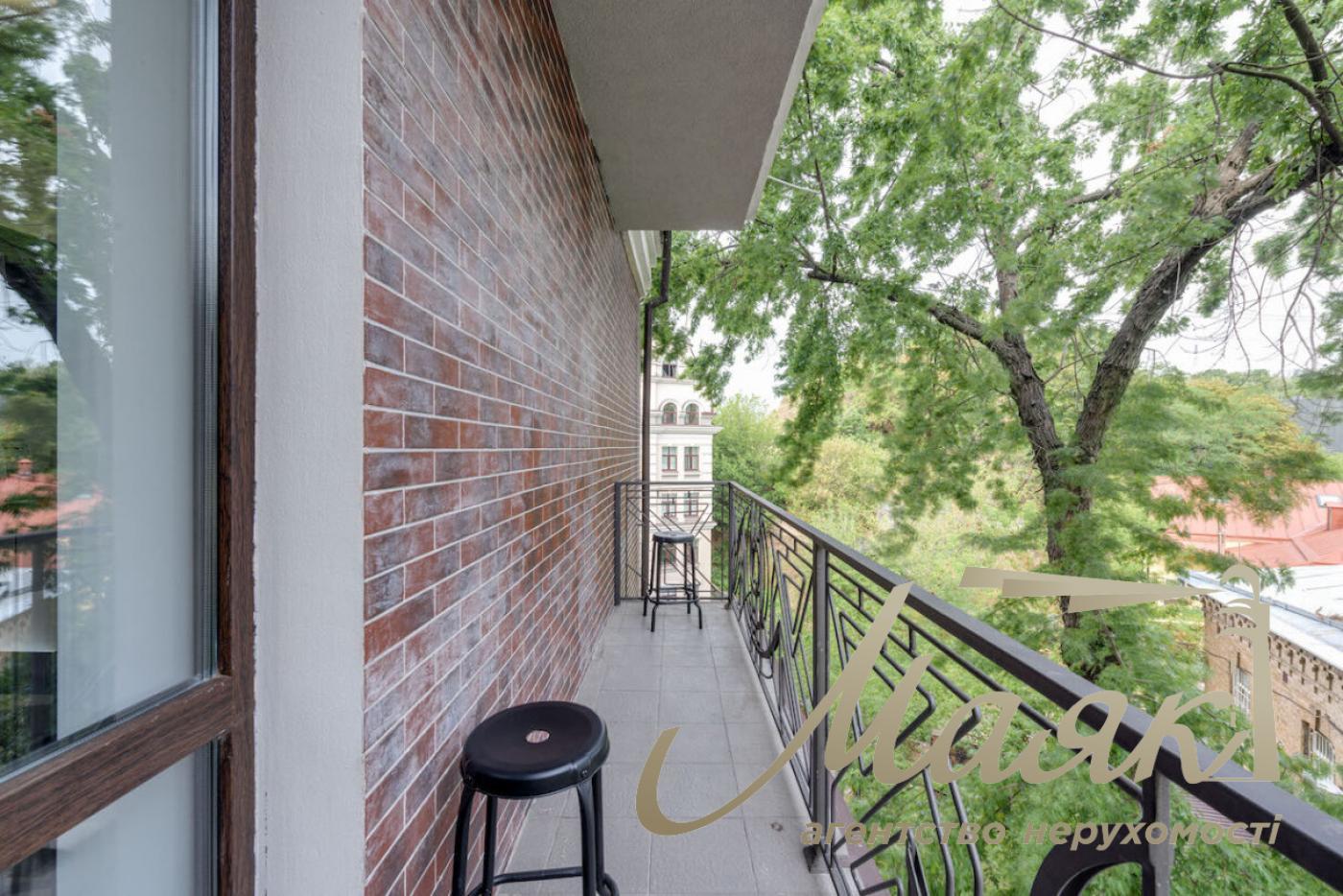 Rent office 130 sq.m. on Vozdvizhenska street 51, Podol