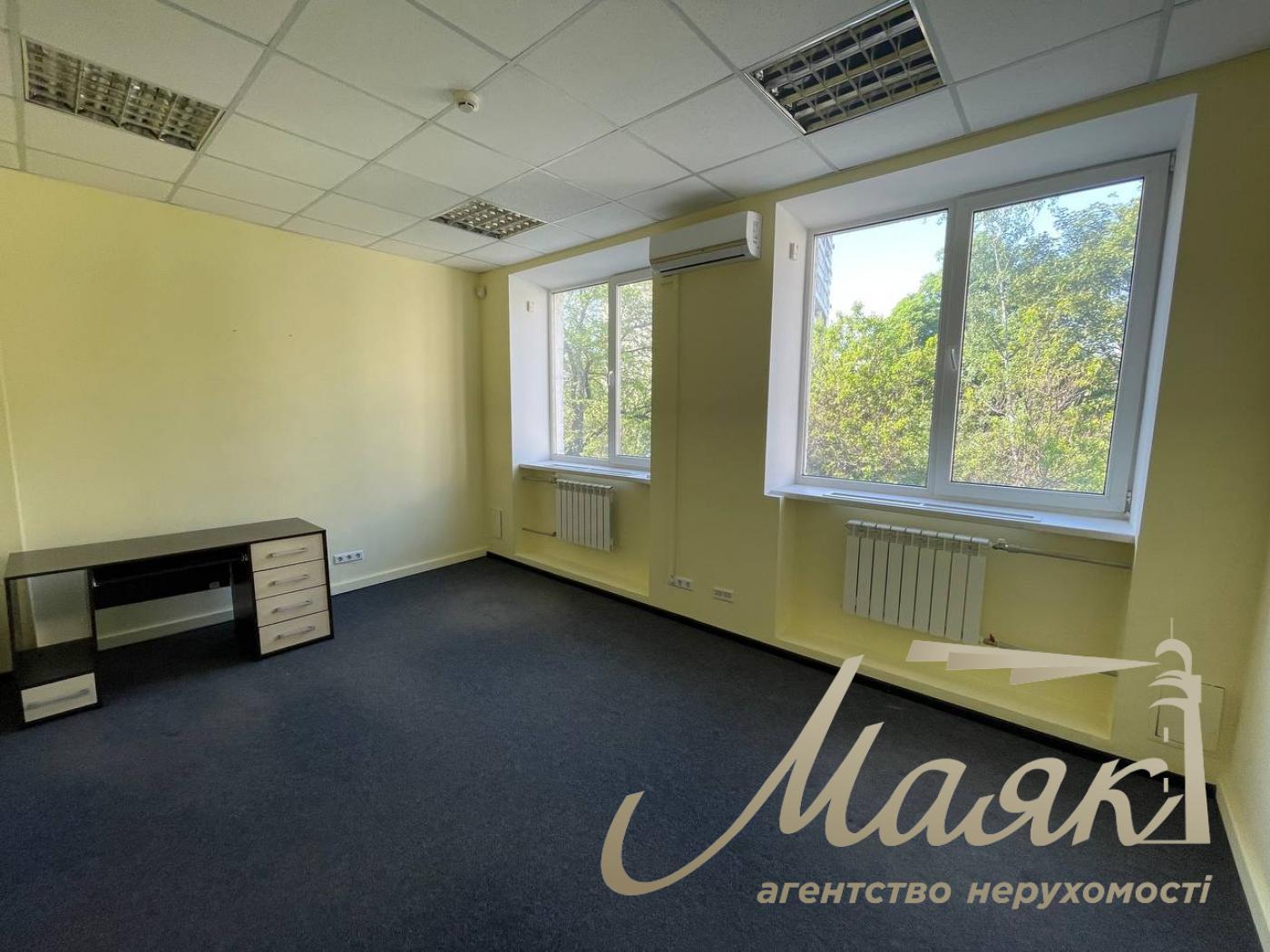 Аренда офисного помещения 230м2 в центре, Лукьяновка