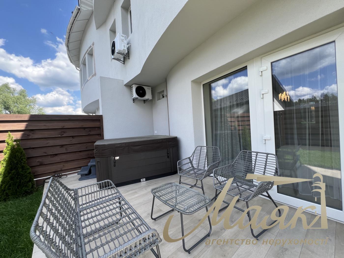 Rent 3-storey duplex 270m2, Kozin