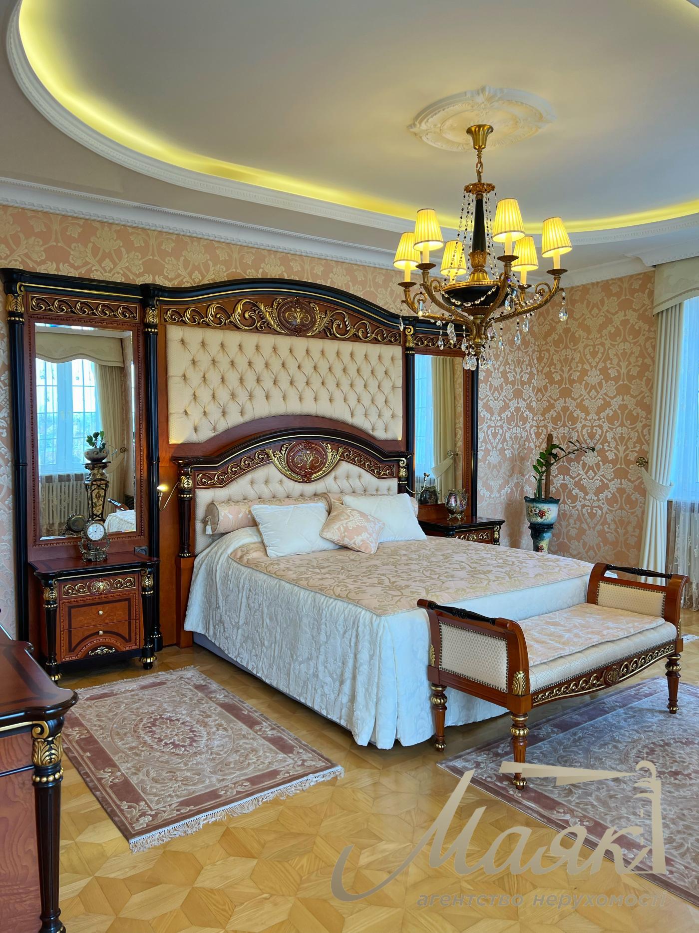 Оренда 4-х поверхового будинку 800м2, Іванковичі.