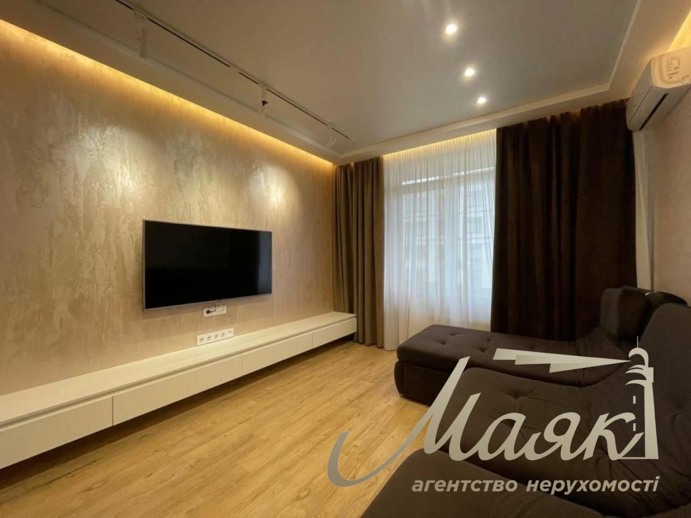Sale of 2-room apartment 60m2 in residential complex Parkland, Yunosheskaya st. 17, Goloseevsky district, Kyiv.