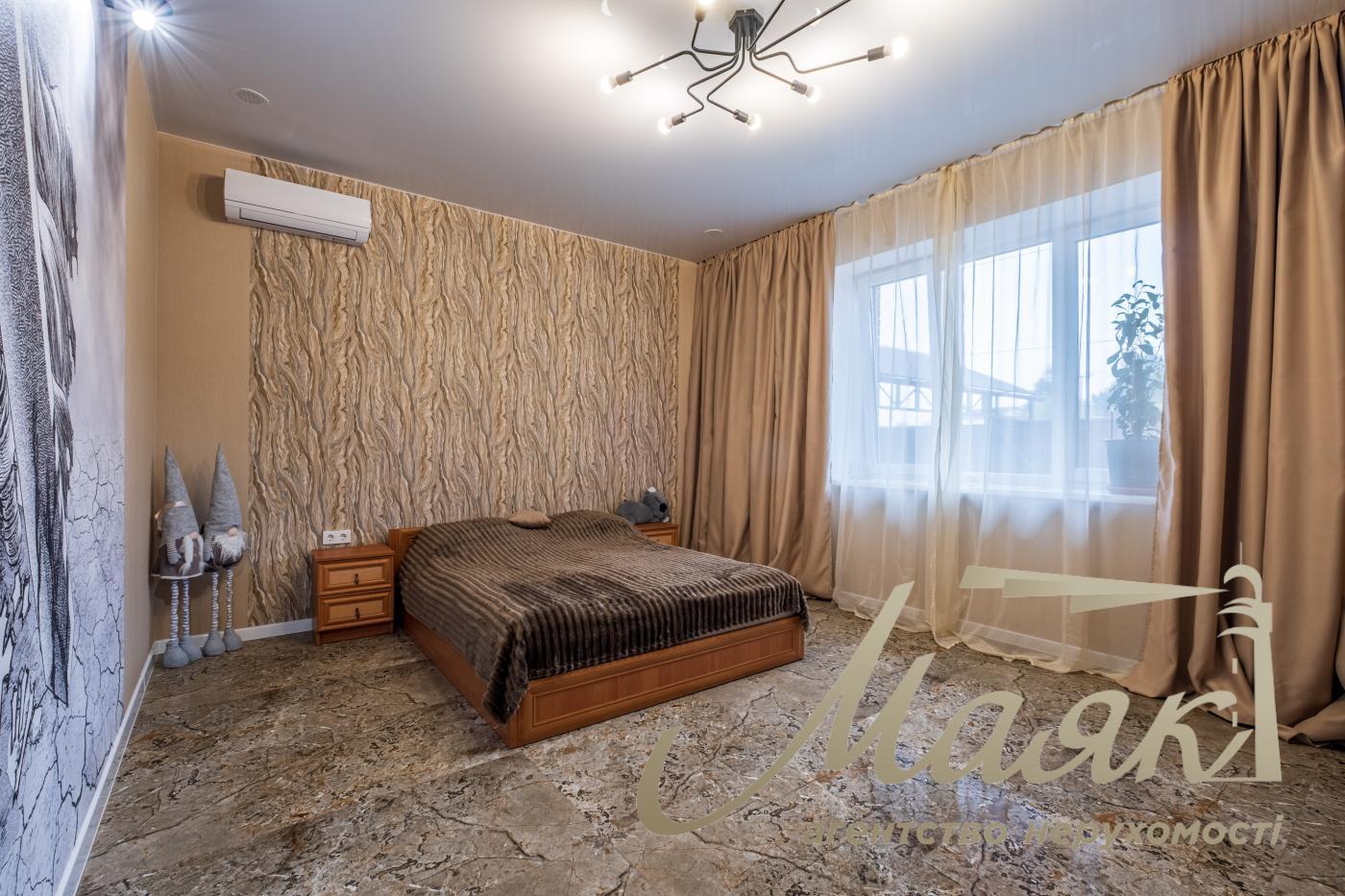 Продажа одноэтажного дома 182.6 м2 в с. Погребы, ул. Пасиченка, Киевская обл, Броварский р-н.