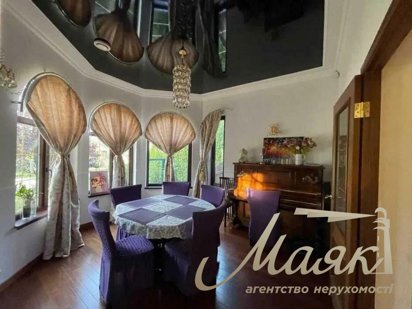 Sale of a 2-storey house 290m2 in the village of Novye Bezradichi