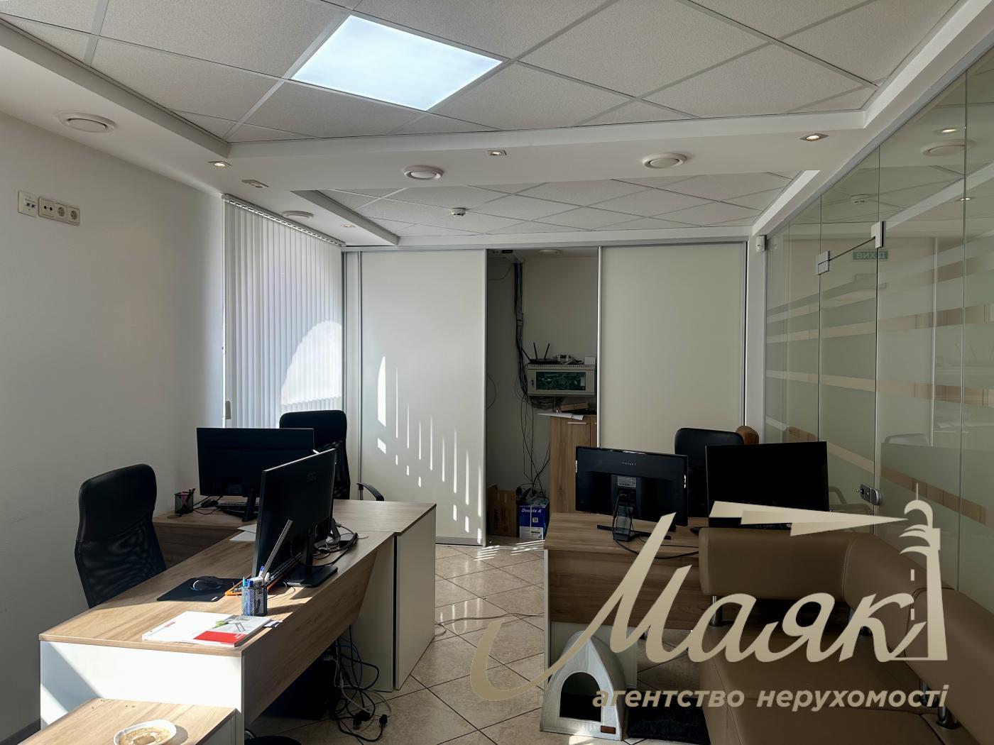 Rent a front building (656m2) on 7.5 hectares, Sadovaya street, with. Sofievskaya Borschagovka