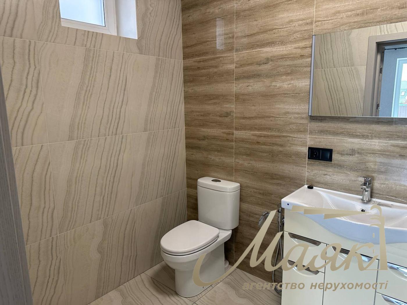 Оренда одноповерхового будинку 160м2 у Києві з повною автономією