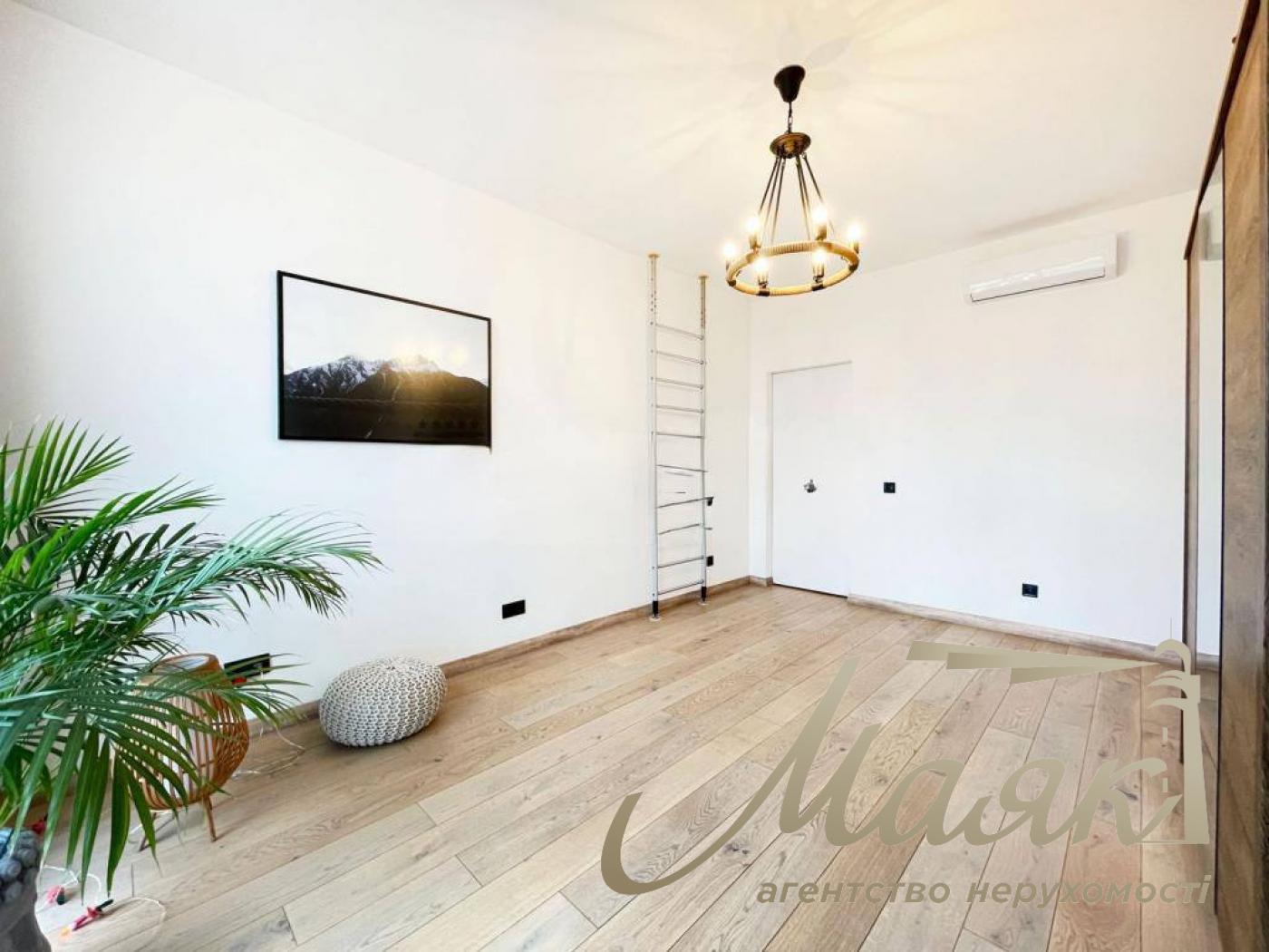 Продаж видової 4-х кімнатної квартири, 113 м2 в ЖК Славутич Зарічний