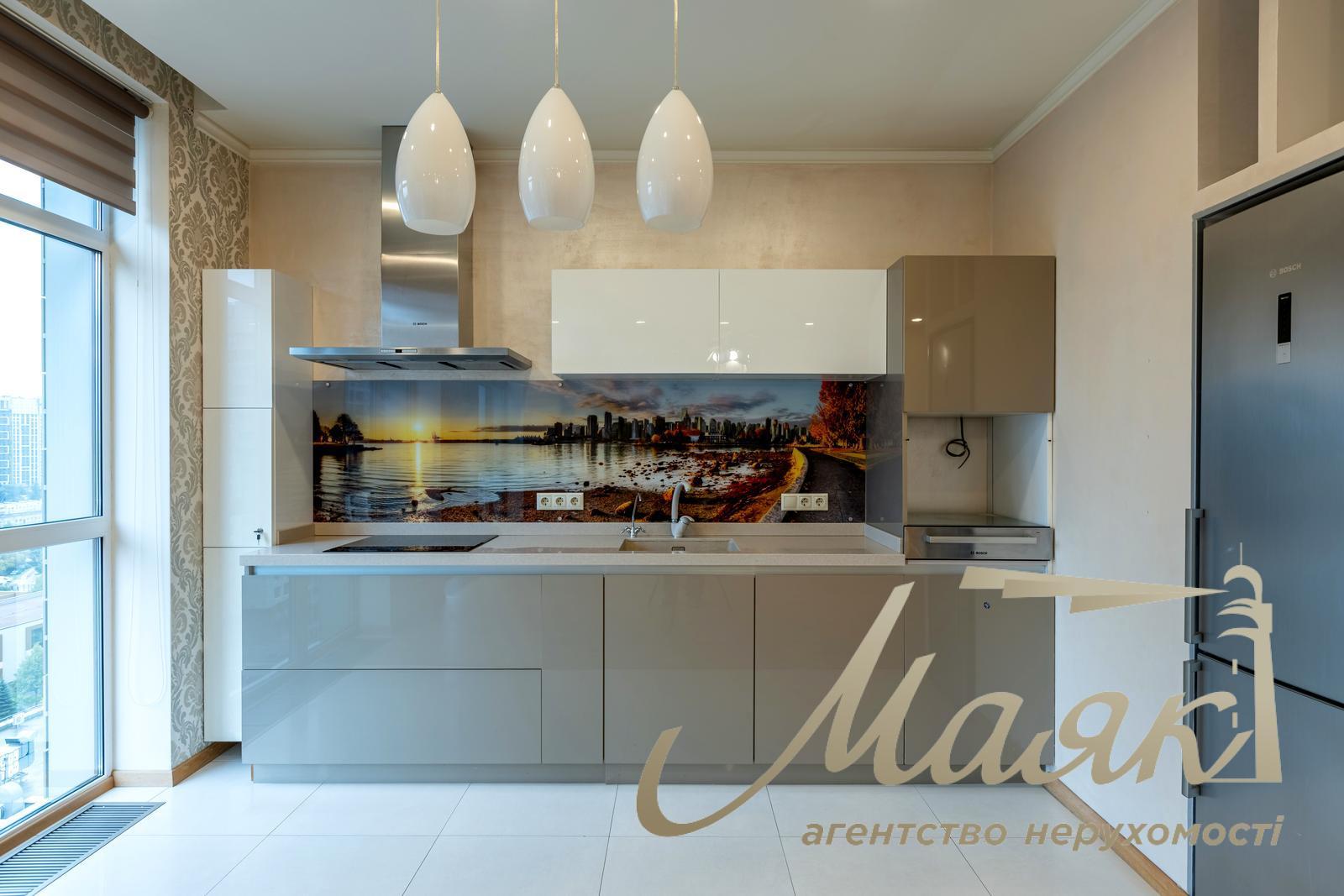 Продаж 4-кімнатної квартири в ЖК "Новопечерські Липки" Адреса: вул. О. Верхогляда (Драгомирова), 16, Печерський район.