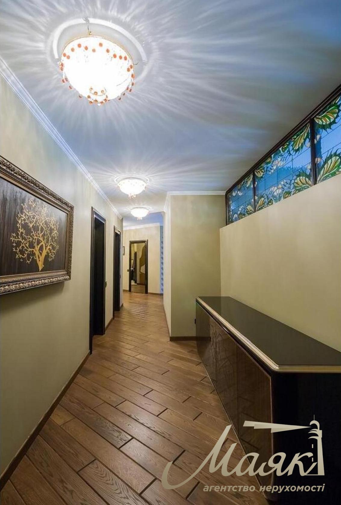 Продаж 3х кімн. квартири 195 м2 в ЖК Липська вежа, вул. Інститутська 18а