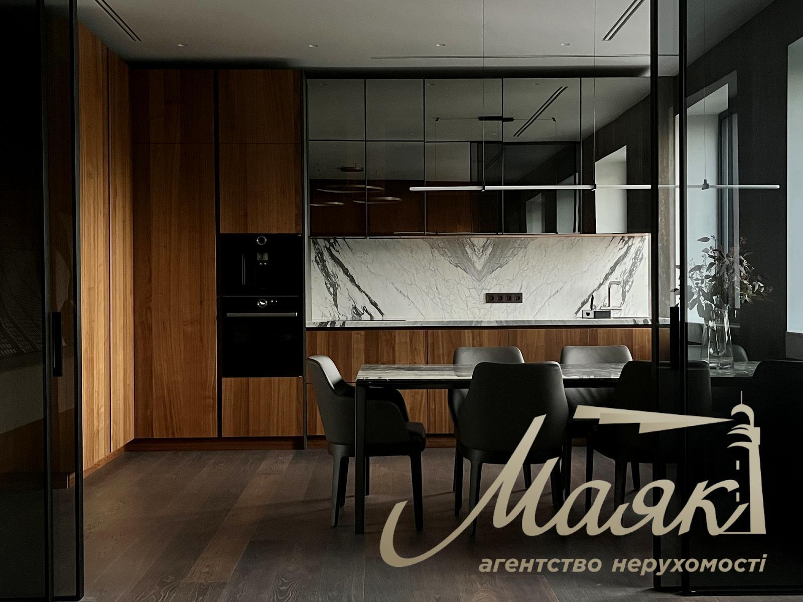 Продаж квартири 274 м² з дизайнерським ремонтом Київ