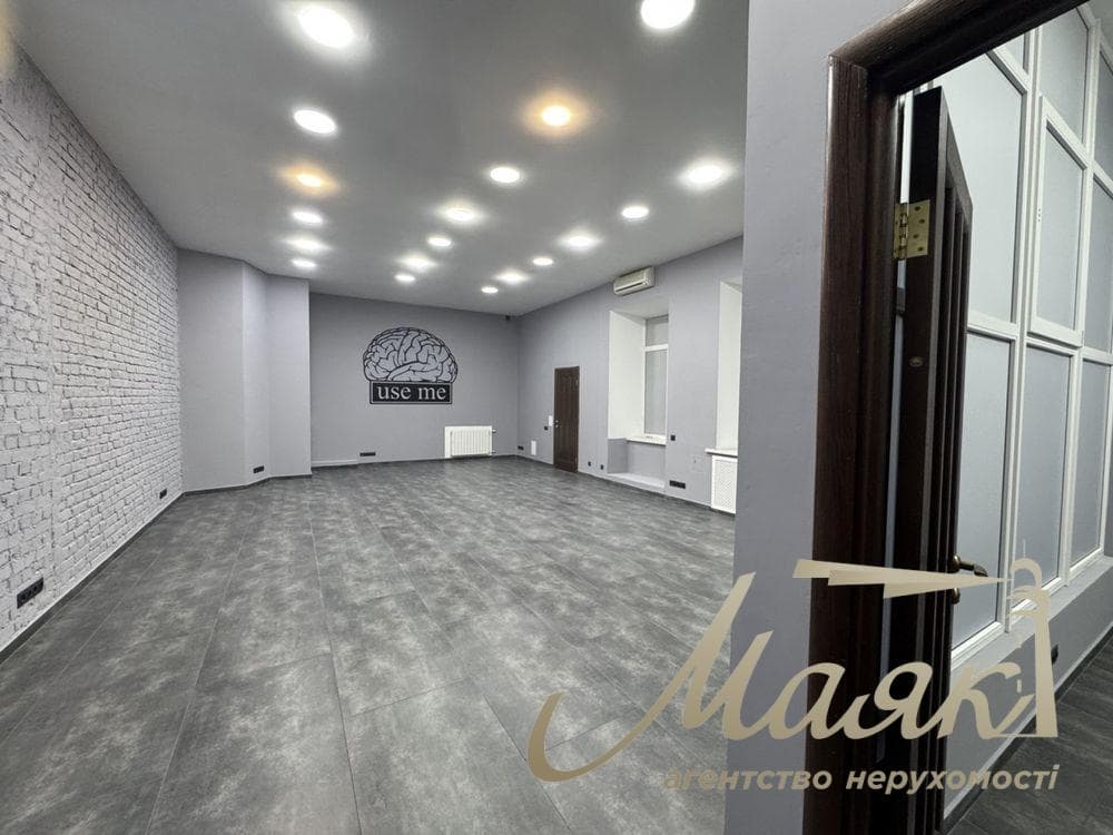 Оренда комерційного приміщення площею 125 м² на вул. Академіка Богомольця, станція метро «Арсенальна»
