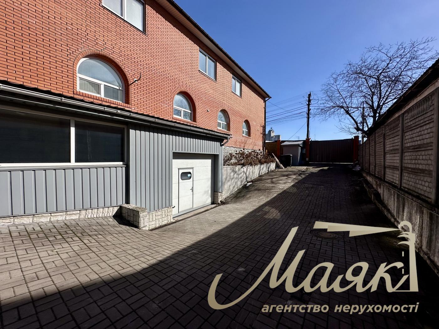 Rent a front building (656m2) on 7.5 hectares, Sadovaya street, with. Sofievskaya Borschagovka