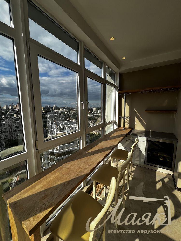 For sale 3-k apartment 120m2 in LCD "Novopecherskie Lipki" str. Andriy Verkhoglyada, 7, Pechersky district, Center.