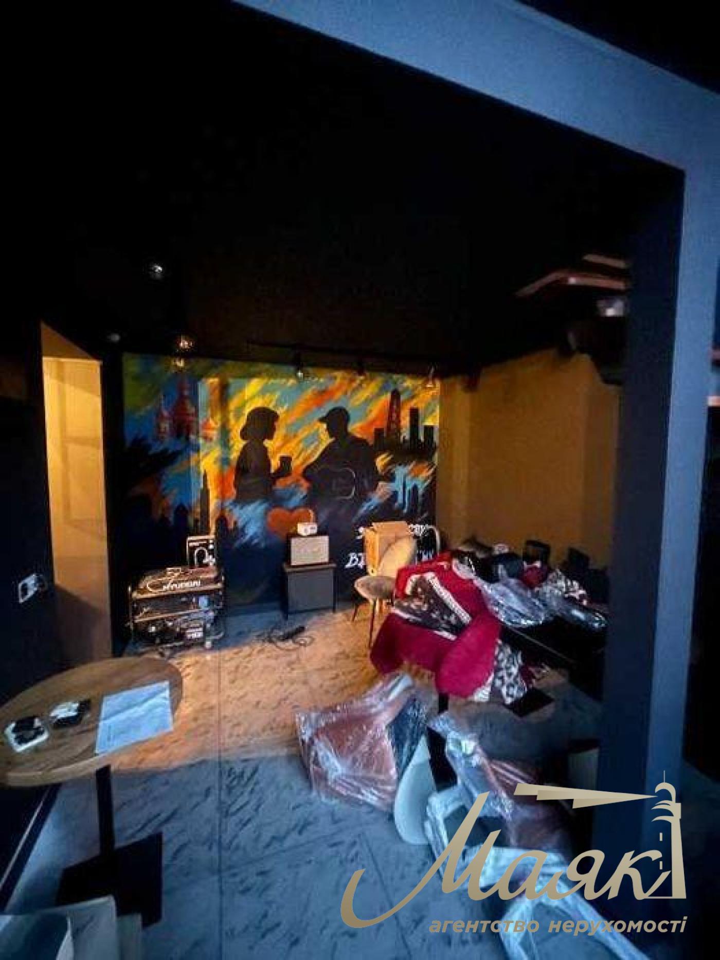 Продаж фасадного приміщення 121 м.кв. Підвисоцького, Печерськ