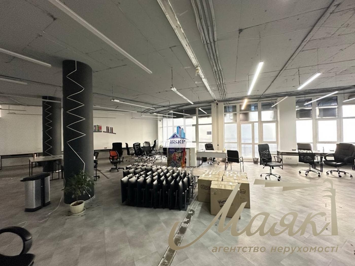 Оренда офісу площею 1230 м² у бізнес-центрі «Хвиля», вул. Коновальця, 36-Д.