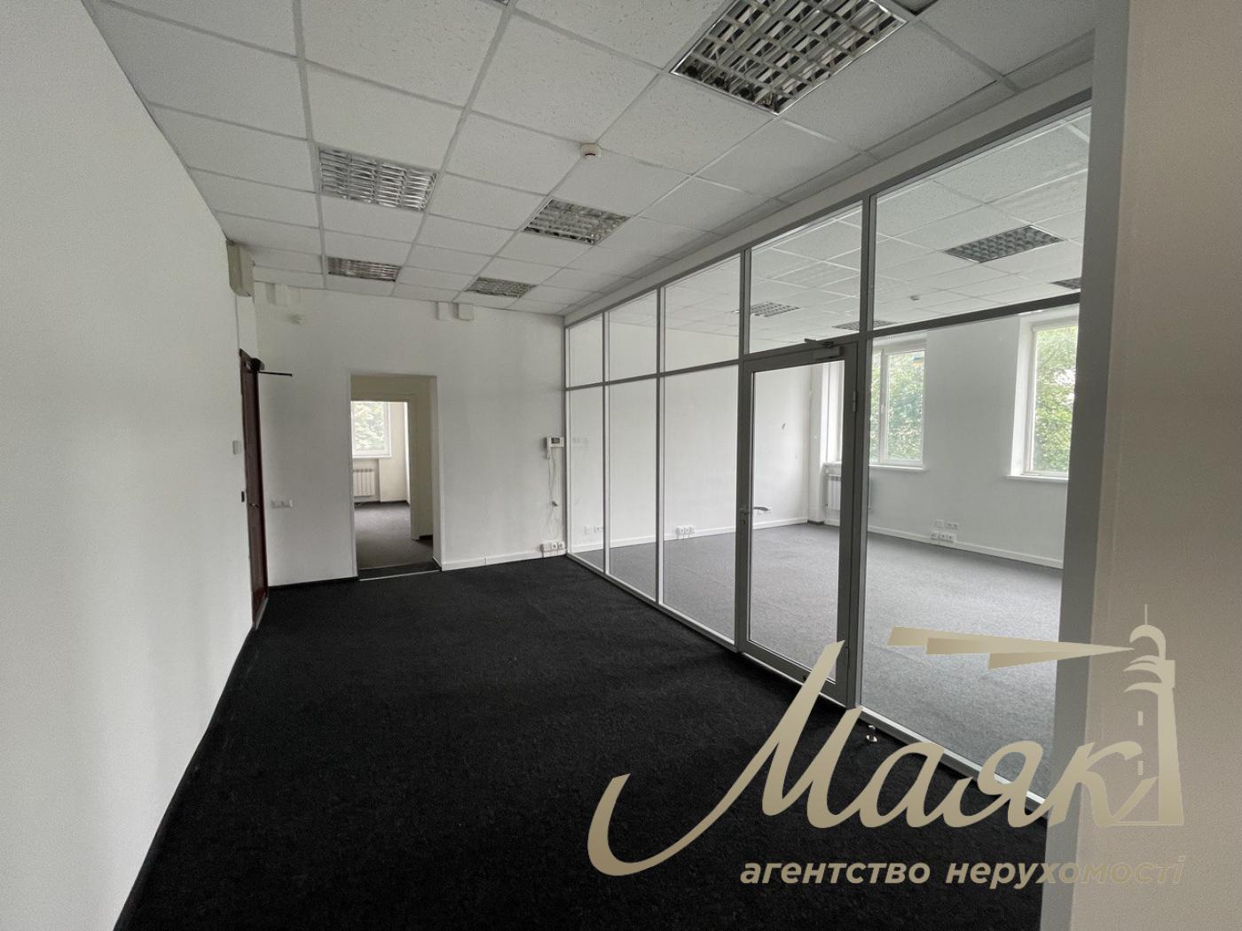 Office space for rent 230m2 in the center, Lukyanovka