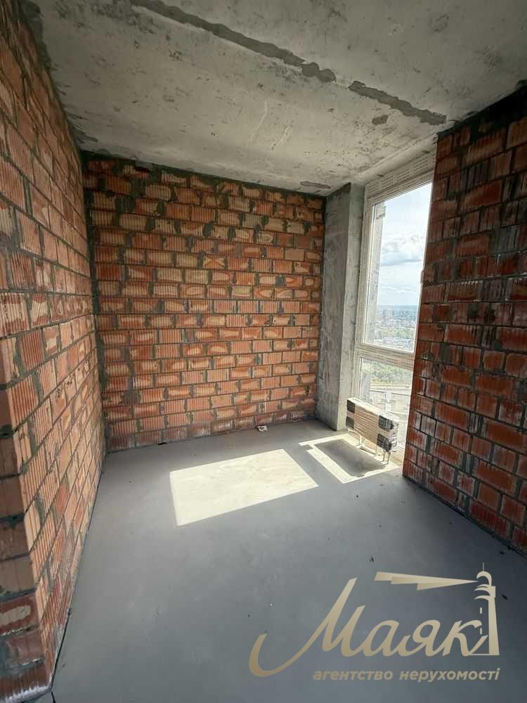 For sale 3k apartment 90m2 LCD Slavutich 2.0