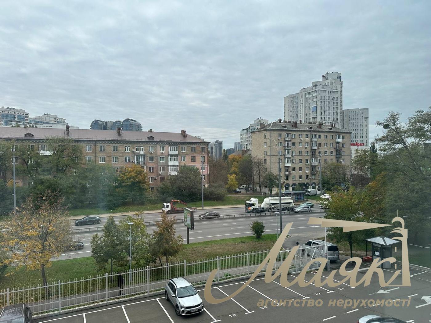 Аренда офиса 520м2 по ул.Михновского, Зверинецкая