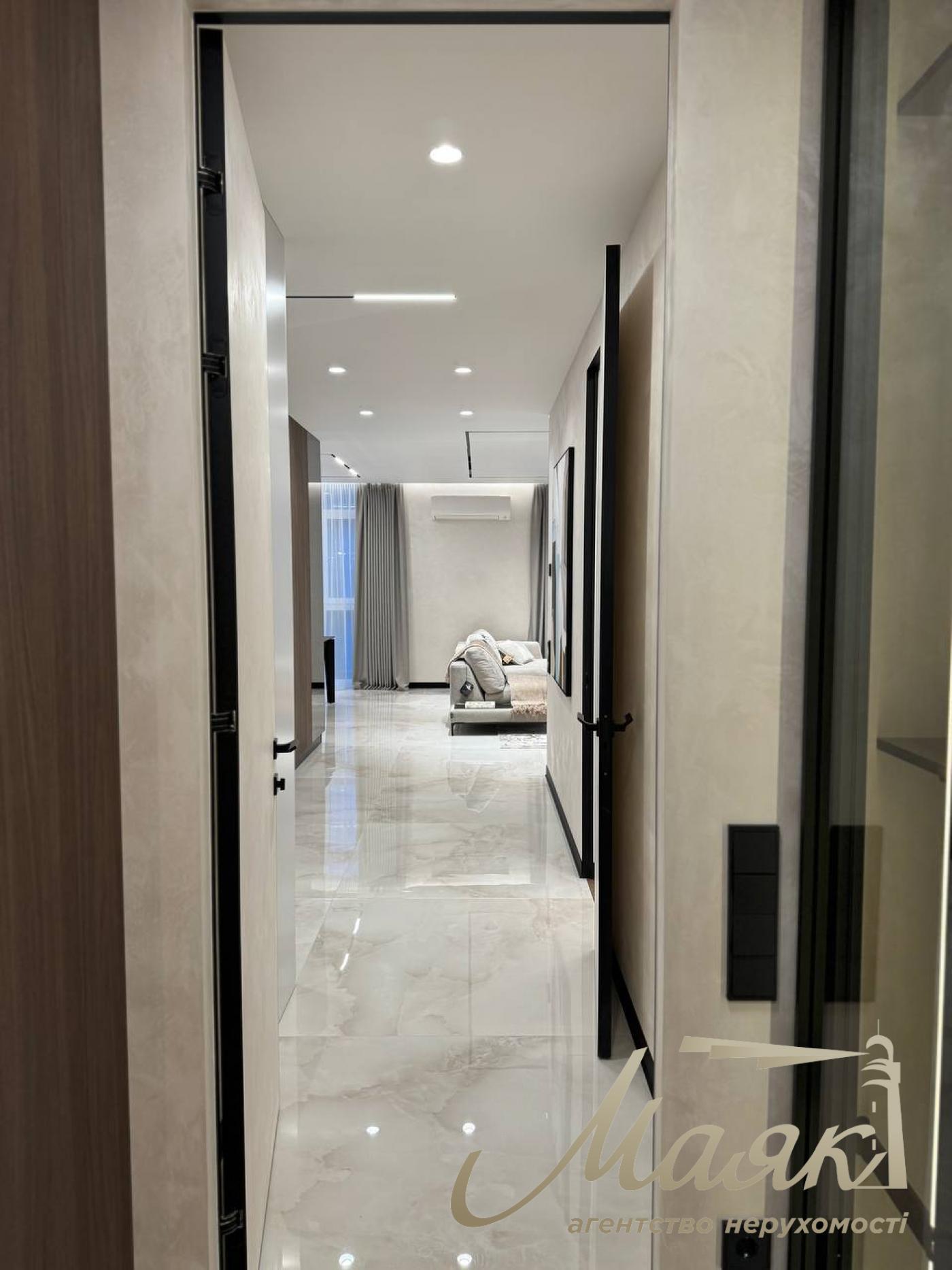 Продажа 3к квартиры  ЖК Французский Квартал-2 125м2