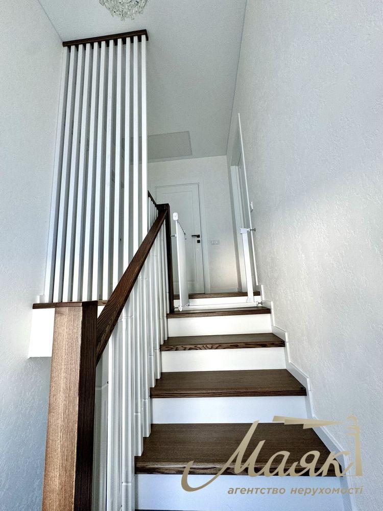 Оренда 2-х поверхового будинку 118м2, у КМ Beverly Hills