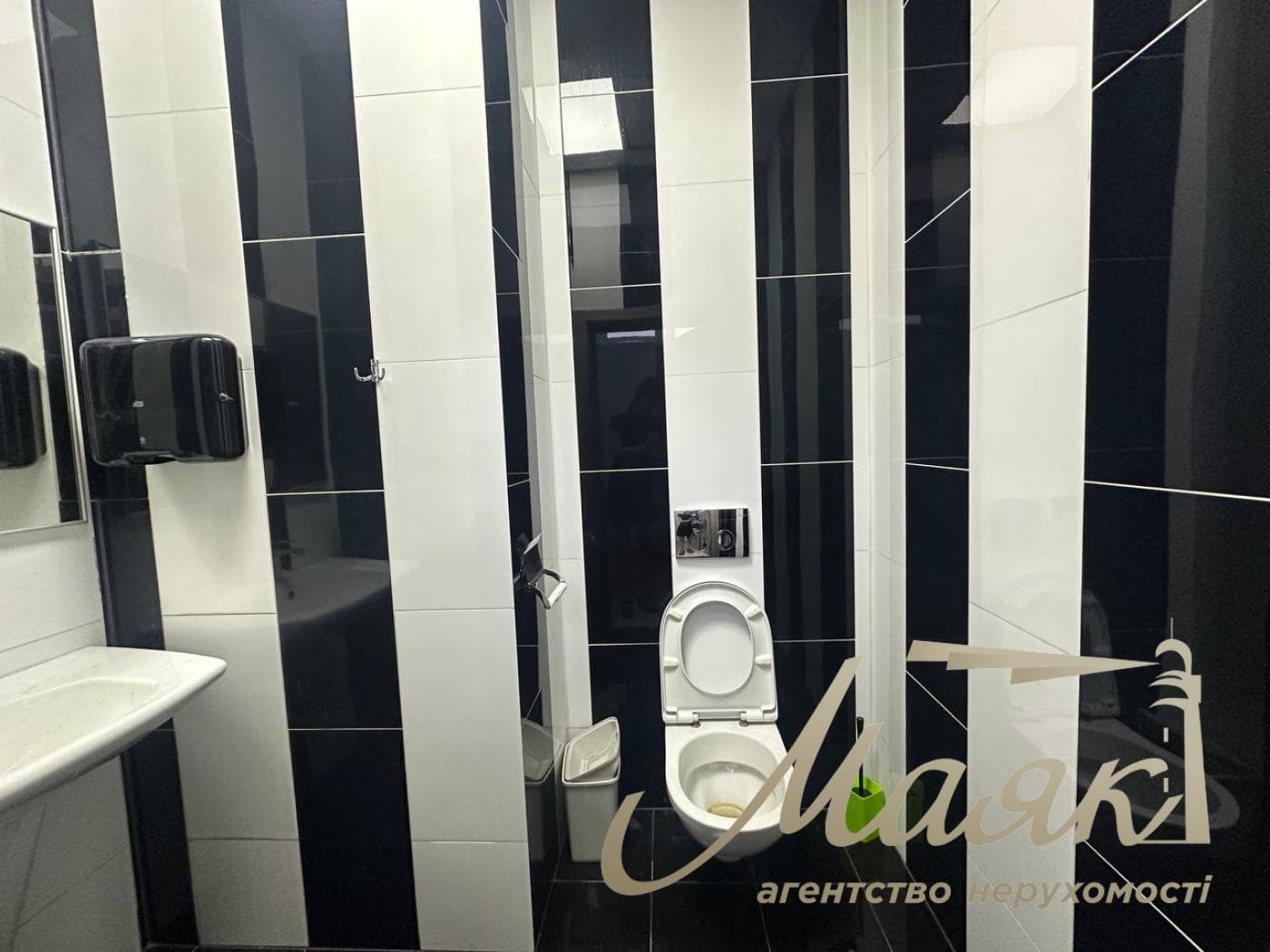 Оренда офісу площею 180 м² у бізнес-центрі «Доміно», вул. Нижній Вал, 51, Поділ.