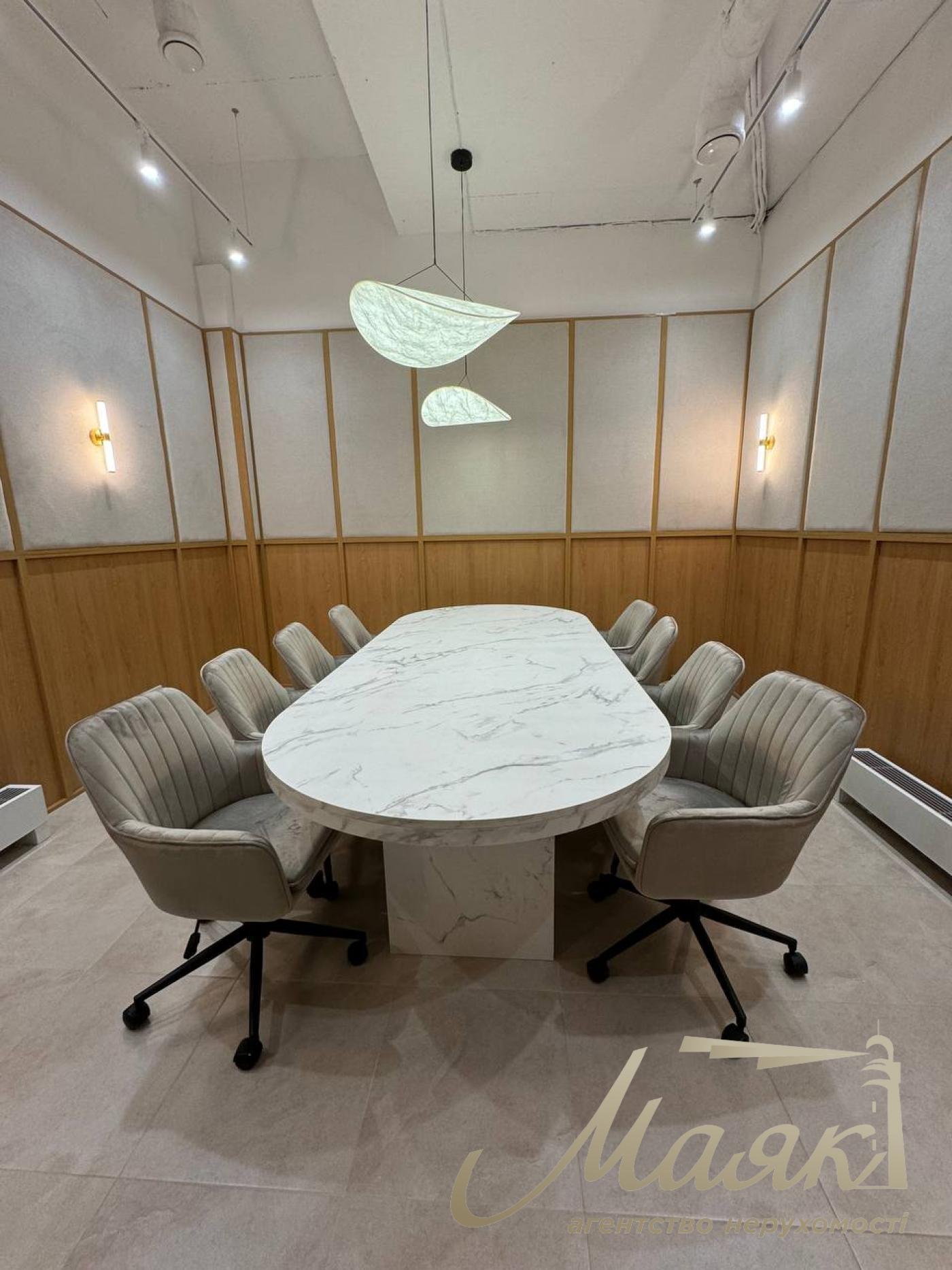 Оренда мебльованого офісу (300м2) у ЖК Busov Hill