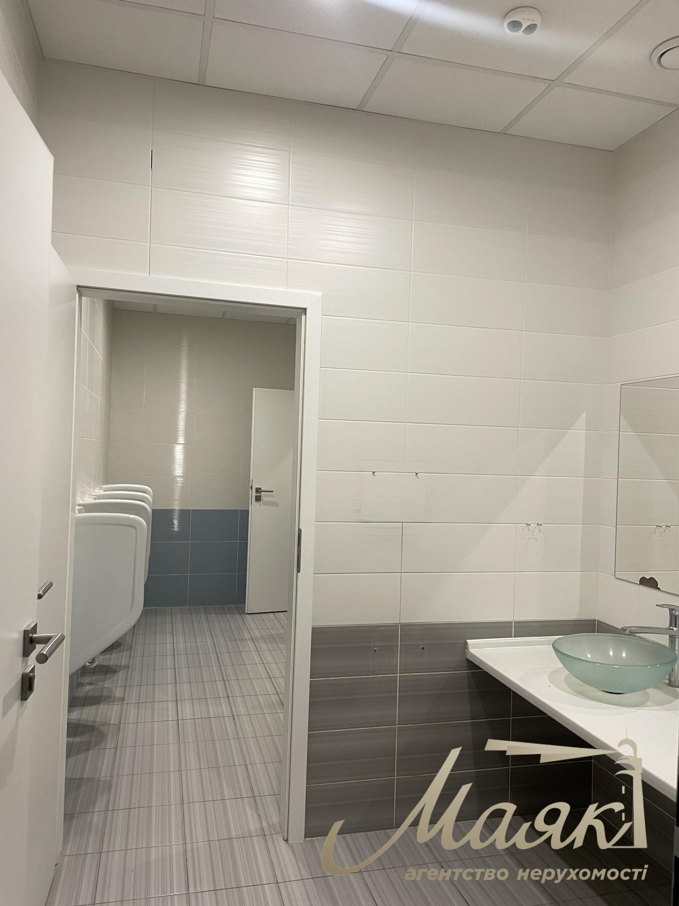 Office for rent 1150m2, SP Hall Business Center, 28A Stepana Bandery St.