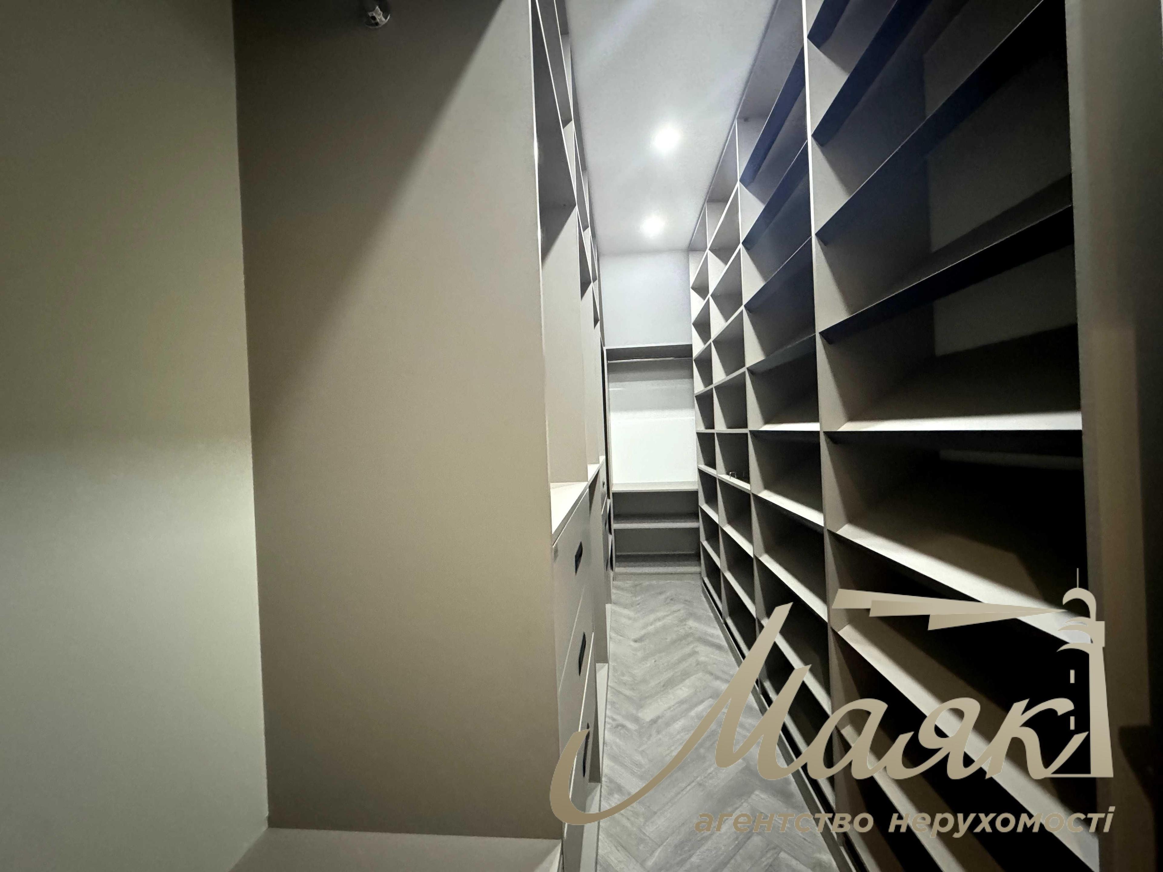 Продажа дома 410м² в Конча-Заспе, Козин, Киевская область